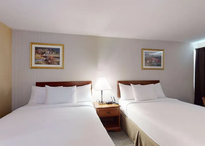 Ramada By Wyndham Strasburg - Shenandoah Valley